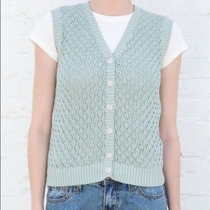 Brandy Melville Sweater Vest! Trendy, worn once